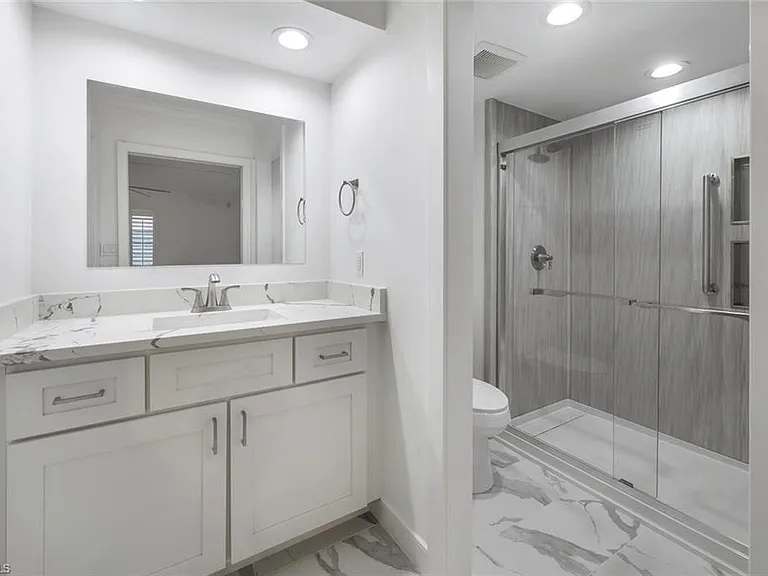 222 Harbour Dr #114 — Photo 15