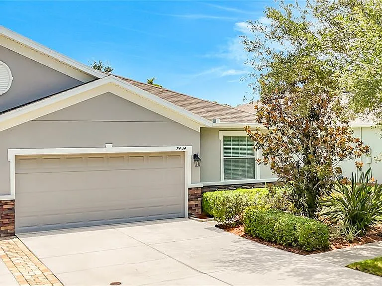 7434 Surrey Pines Dr — Photo 1