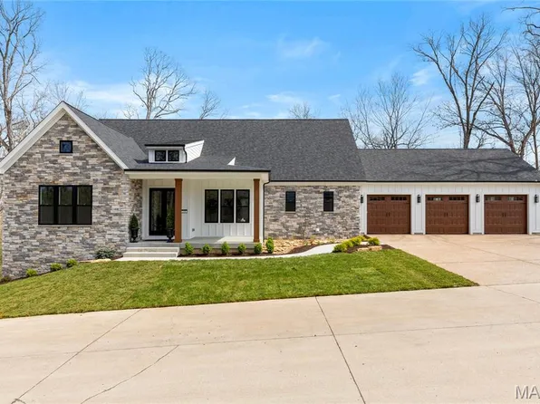 218 Ella Rose Ln, Saint Charles, MO 63304