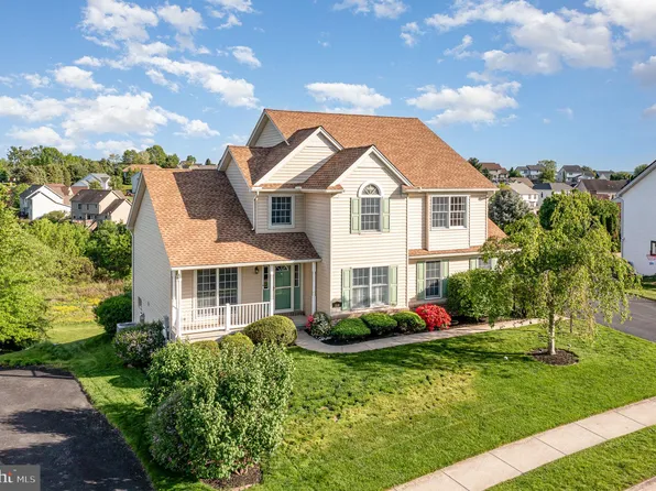 1518 Inverness Dr, Mechanicsburg, PA 17050