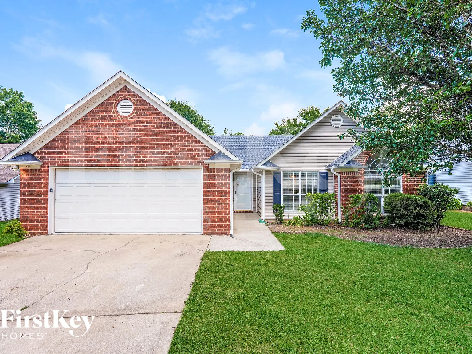 3 bed, 2.0 bath, 1950 sqft, $2,120 — Photo 1