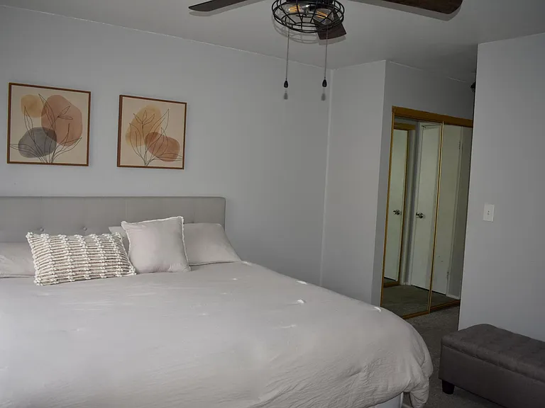 8565 Independence Ave #4 — Photo 11