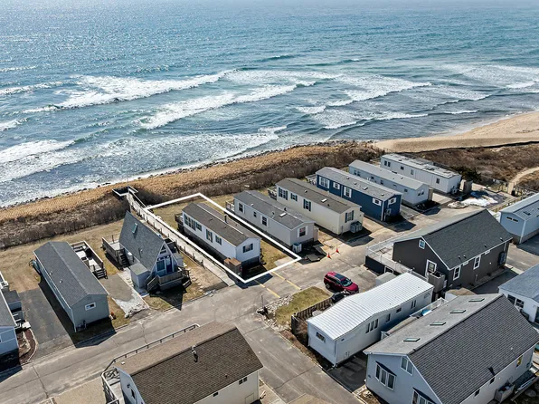 100 Deforest Rd #6, Montauk, NY 11954