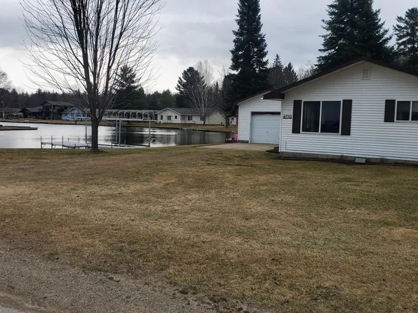 6732 Lakeview Blvd, Saint Helen, MI 48656