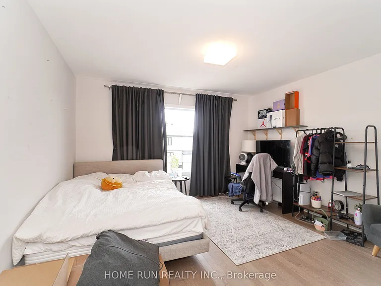 250 Soprano Ave — Photo 34