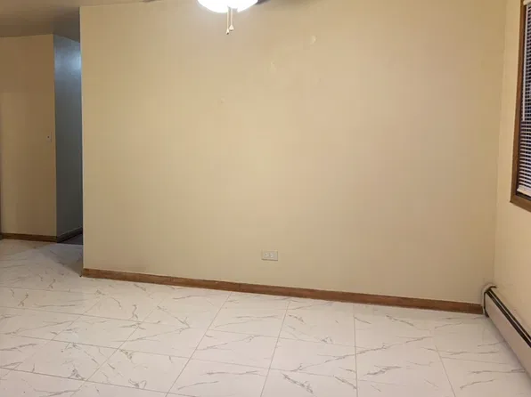10326 Austin Ave APT 3N, Chicago Ridge, IL 60415