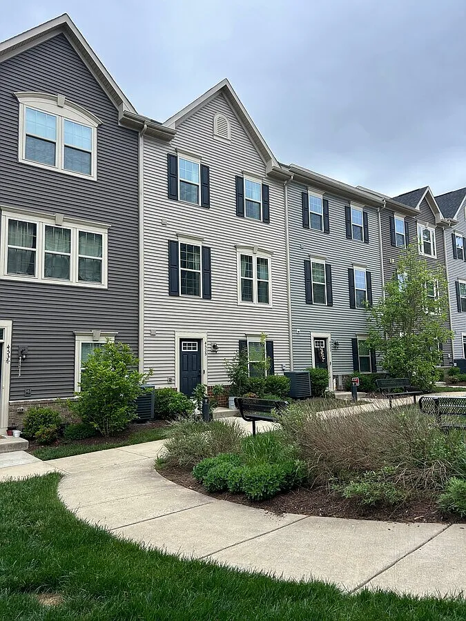 1 bed, 3.5 bath, 2179 sqft, $1,300 — Photo 4
