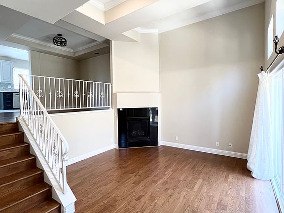 2nd image of 3270 Lago De Como Pl