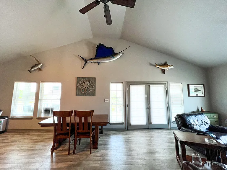 4037 Summit Dr — Photo 40