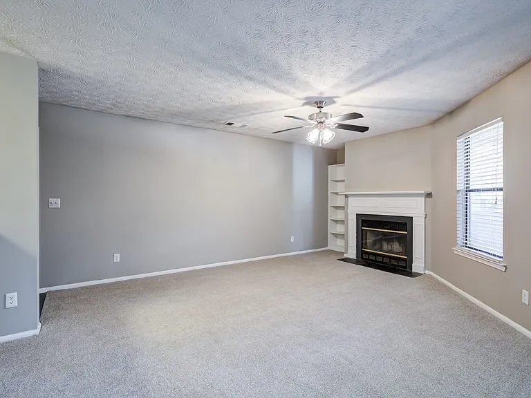 Southland Station Apartments — Photo 9