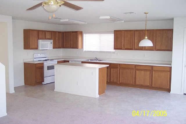 2nd image of 519 W Racine