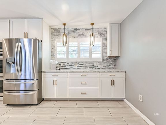 5th image of 504 N Las Posas St