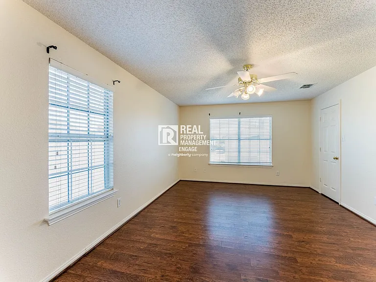 3929 Acorn Ln — Photo 24