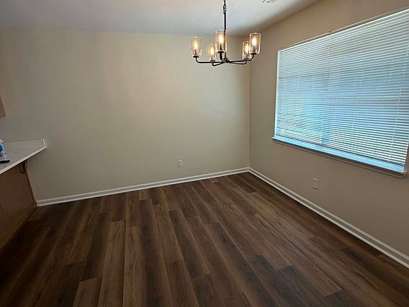 5th image of 128 Colony Cir