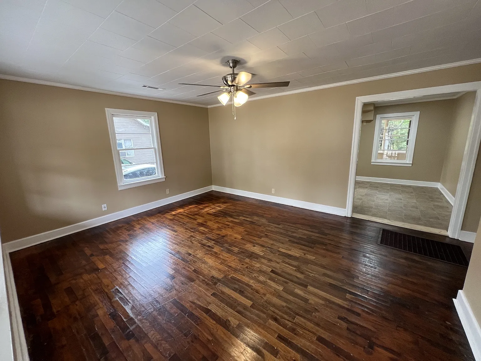 323 Lee Street - 1 — Photo 1