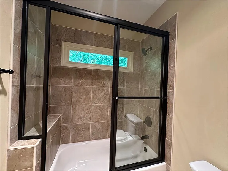 510 Lake Medlock Dr — Photo 28