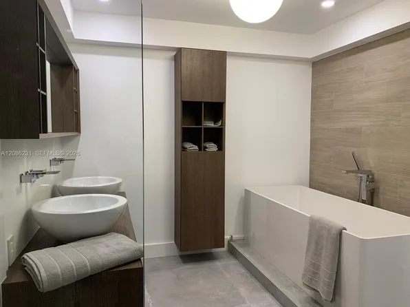 210 Seaview Dr #506, Key Biscayne, FL 33149