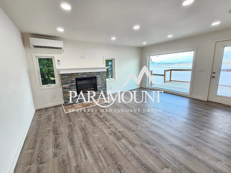 2895 Beach Dr E — Photo 13