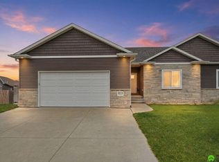 9515 Friedman St, Lincoln, NE 68516