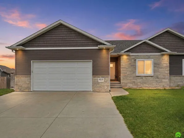 9515 Friedman St, Lincoln, NE 68516