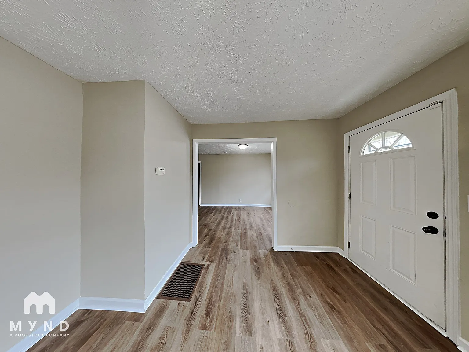 3 bed, 2.0 bath, 1176 sqft, $1,675 — Photo 2