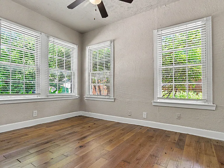 4515 Swiss Ave — Photo 13