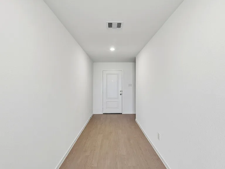 629 Craven St — Photo 6