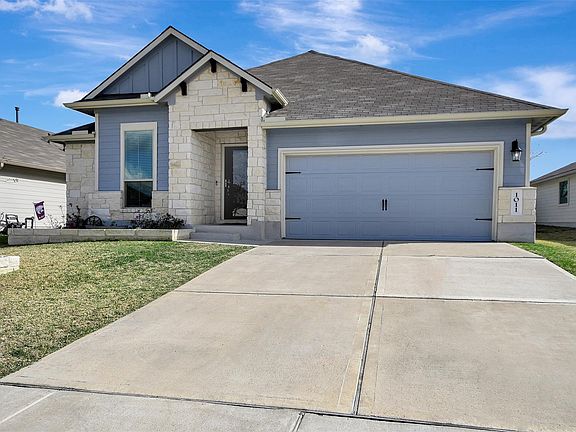 3rd image of 1011 Davy St