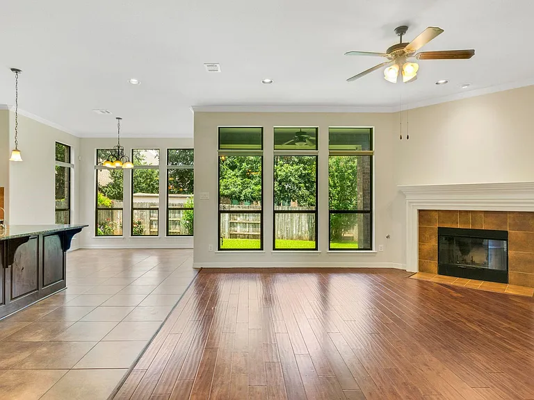 208 Angus Dr — Photo 11