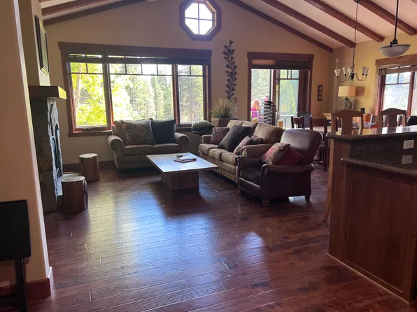 10211 Annies Loop, Truckee, CA 96161
