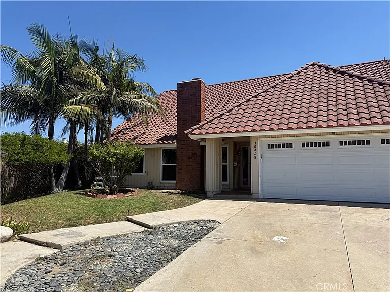 18468 Santa Belinda — Photo 1