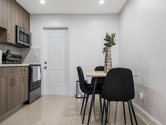 4th image of 4421 NW 9th St #4423