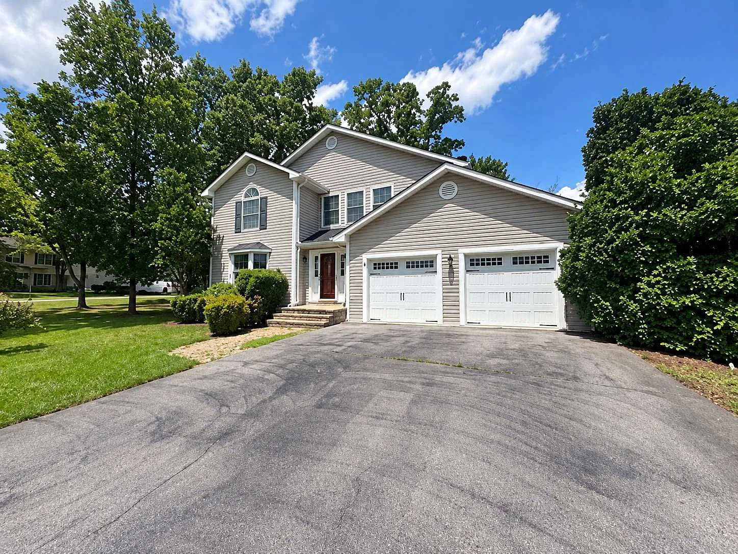 4 bed, 3.0 bath, 2132 sqft, $2,600 — Photo 1
