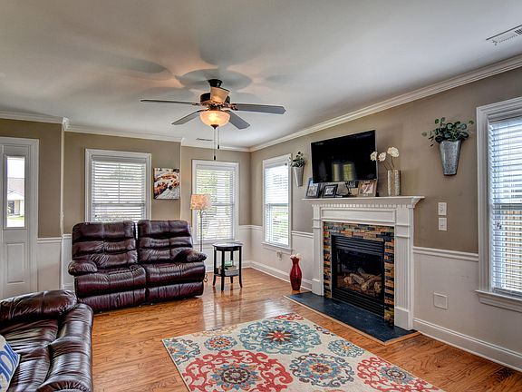 5th image of 8909 Breendle Court