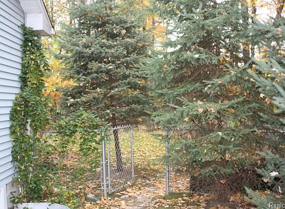 3rd image of 3344 Deerwood Dr