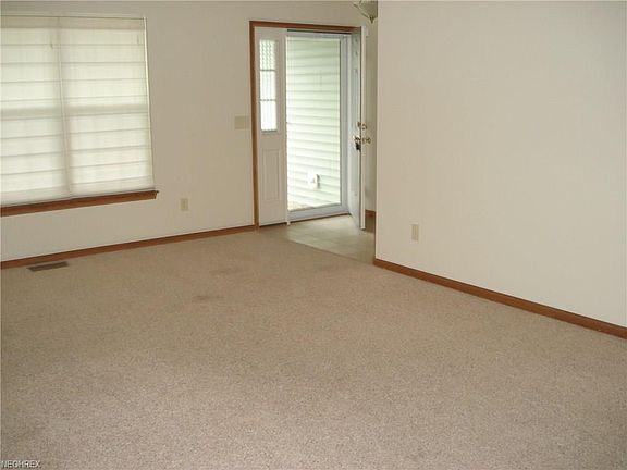 3rd image of 130 Ashfield Ct