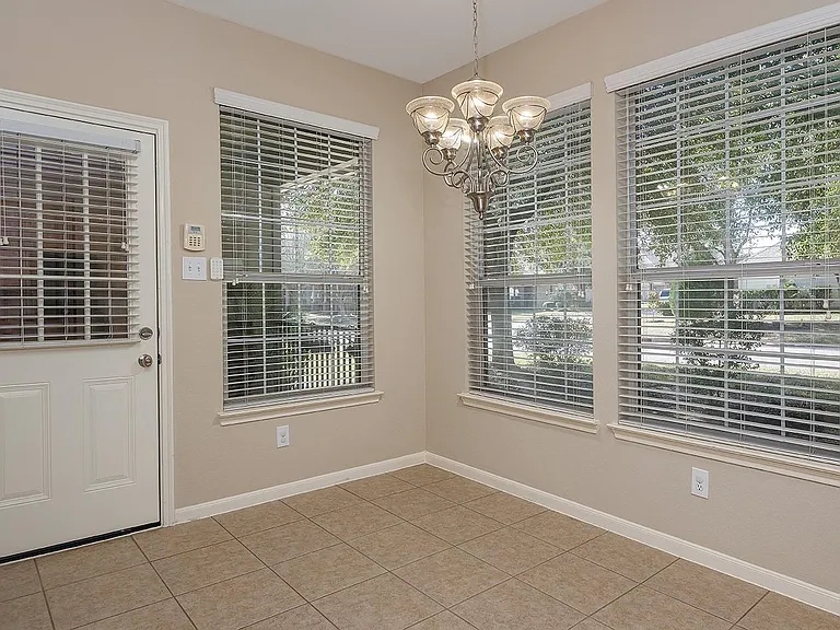 50 E Pipers Green St — Photo 11