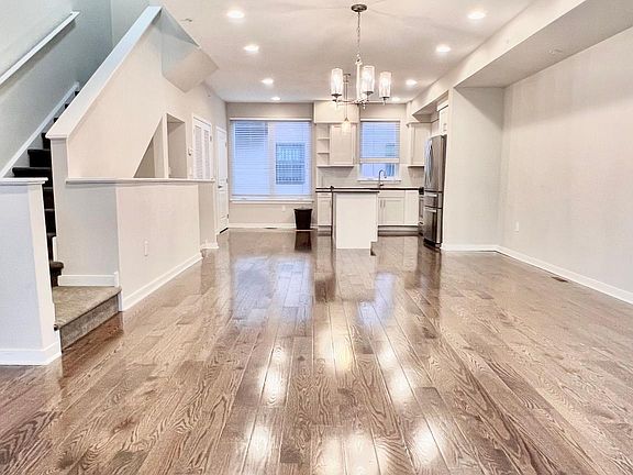 5th image of 602 W Jefferson St #H