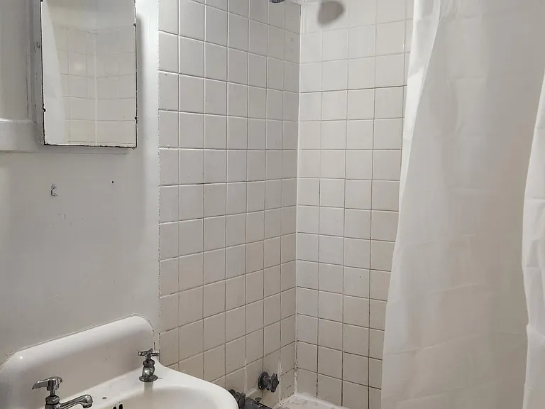 1829 Prospect St #1 — Photo 12