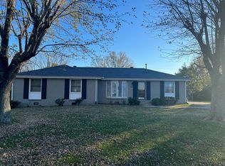 2136 Memorial Dr, Clarksville, TN 37043