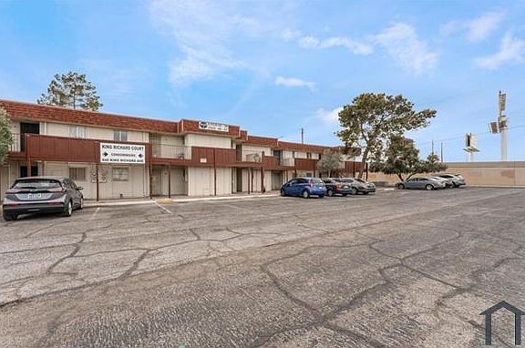 2nd image of 840 King Richard Ave APT 18