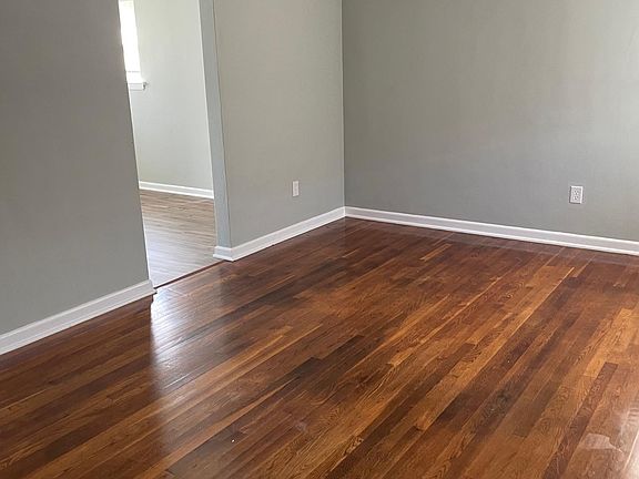 5th image of 4113 Raven St