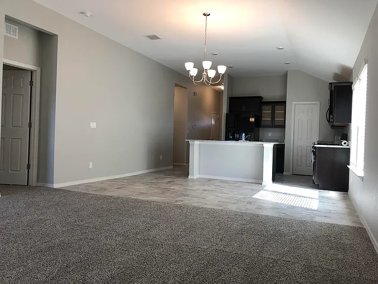 825 Whitebrush Dr — Photo 2