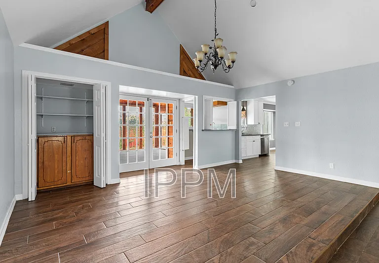 609 Inverary Dr — Photo 5
