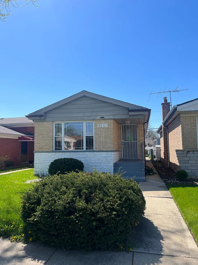 9540 S Parnell Ave photo 1