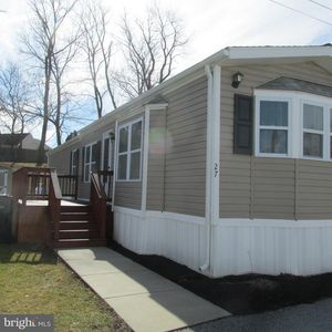 27 Glouster Ct, E Fallowfield, PA, 19320