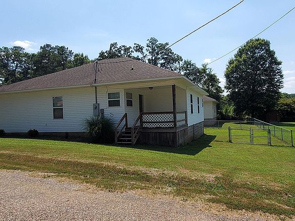3rd image of 196 Fleetwood Dr