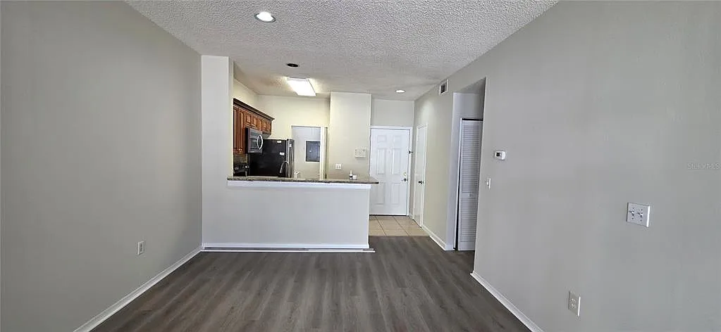 2 bed, 2.0 bath, 990 sqft, $1,700 — Photo 3