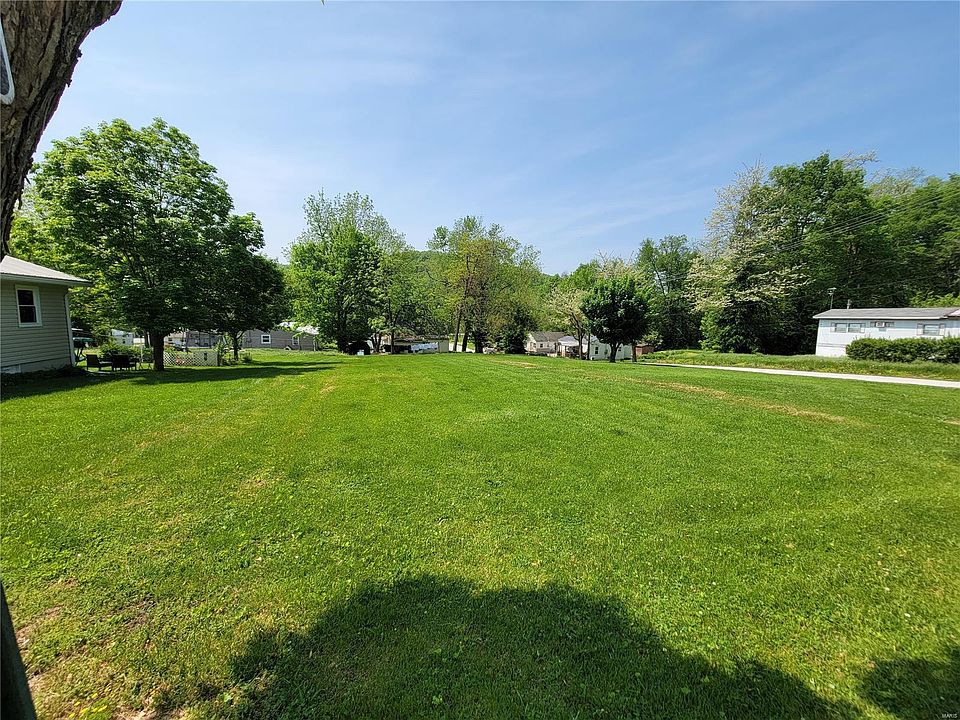 2nd image of 1122 Ohio St