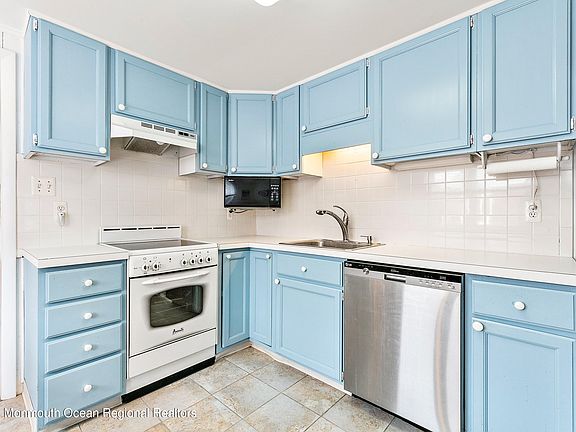 5th image of 1106 S Beach Ave